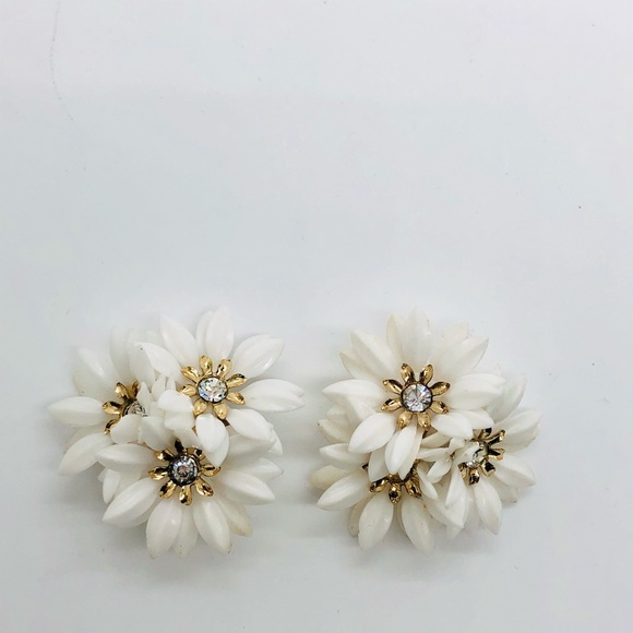 ADORABLE Retro Mod Flower Earrings - Picture 7 of 7